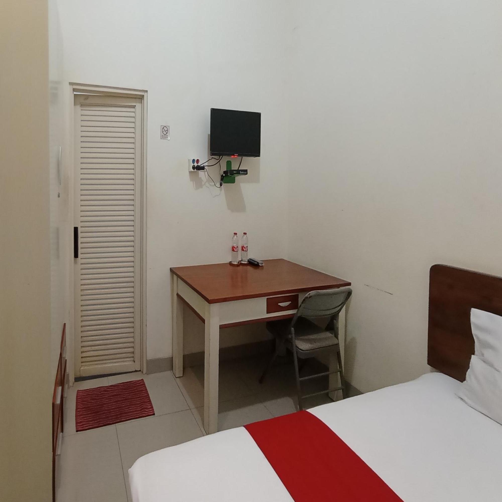 Hotel Reddoorz At Syariah House Purwokerto Esterno foto