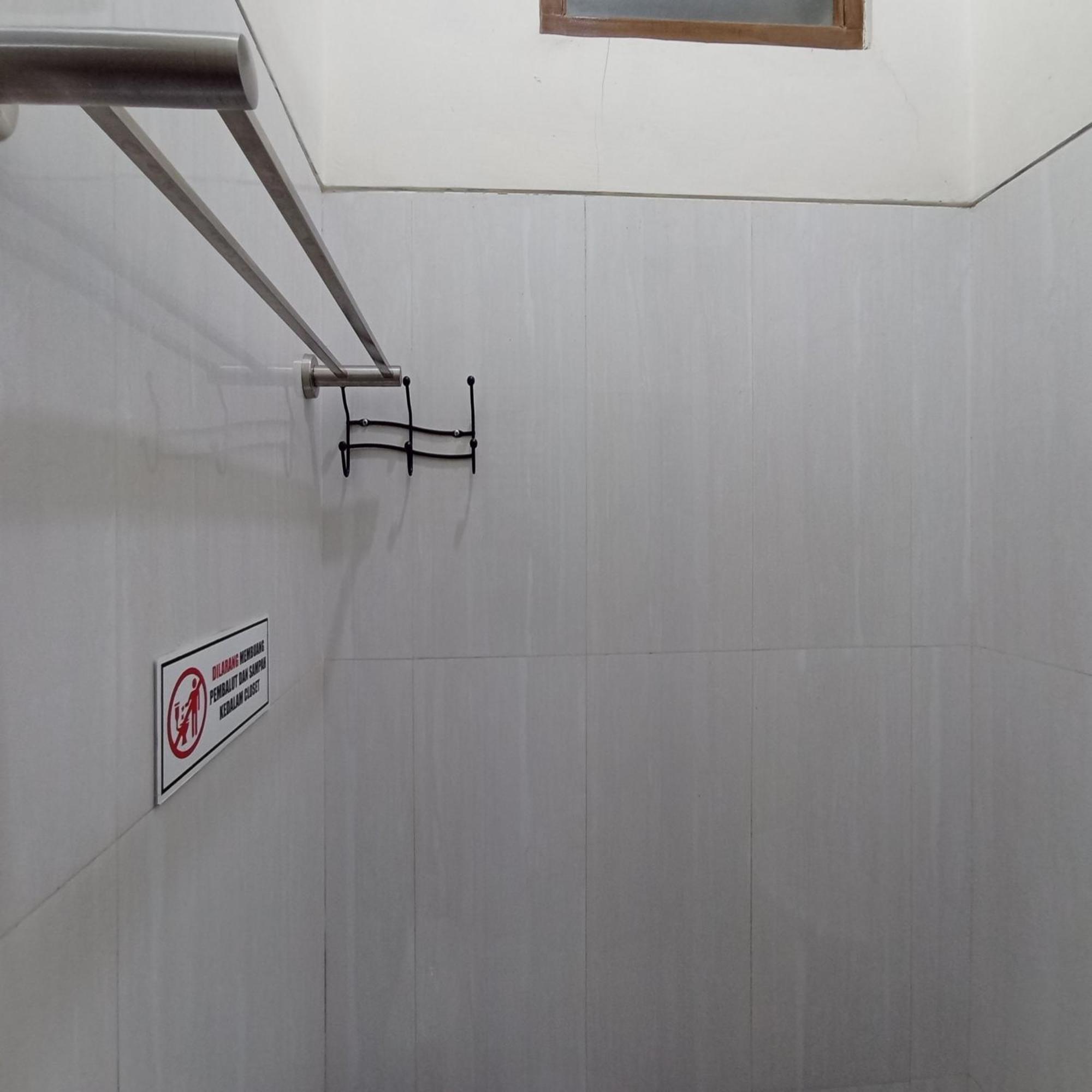 Hotel Reddoorz At Syariah House Purwokerto Esterno foto