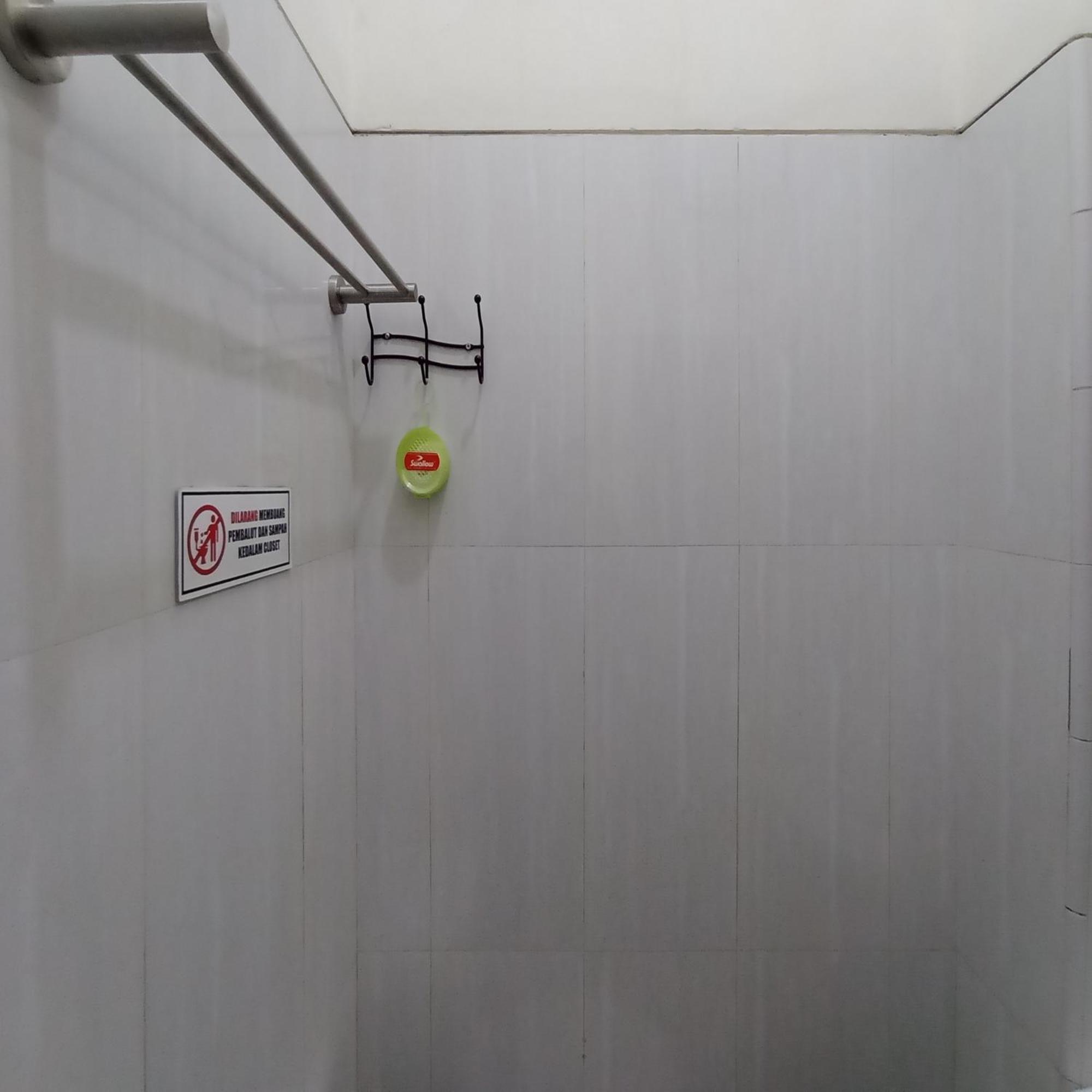 Hotel Reddoorz At Syariah House Purwokerto Esterno foto