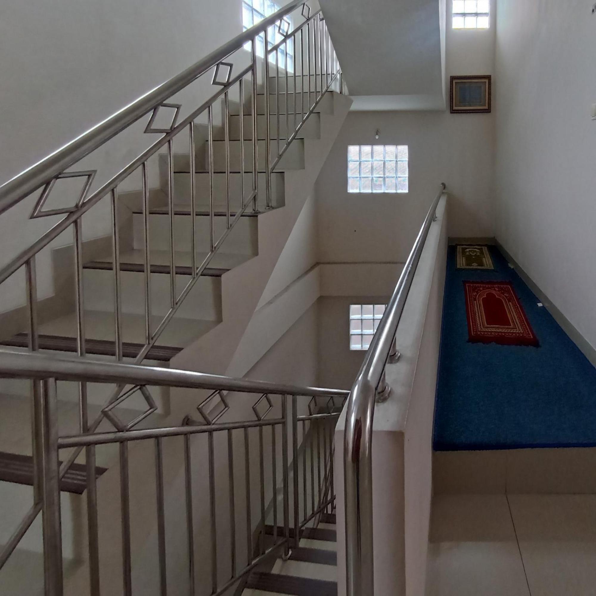 Hotel Reddoorz At Syariah House Purwokerto Esterno foto