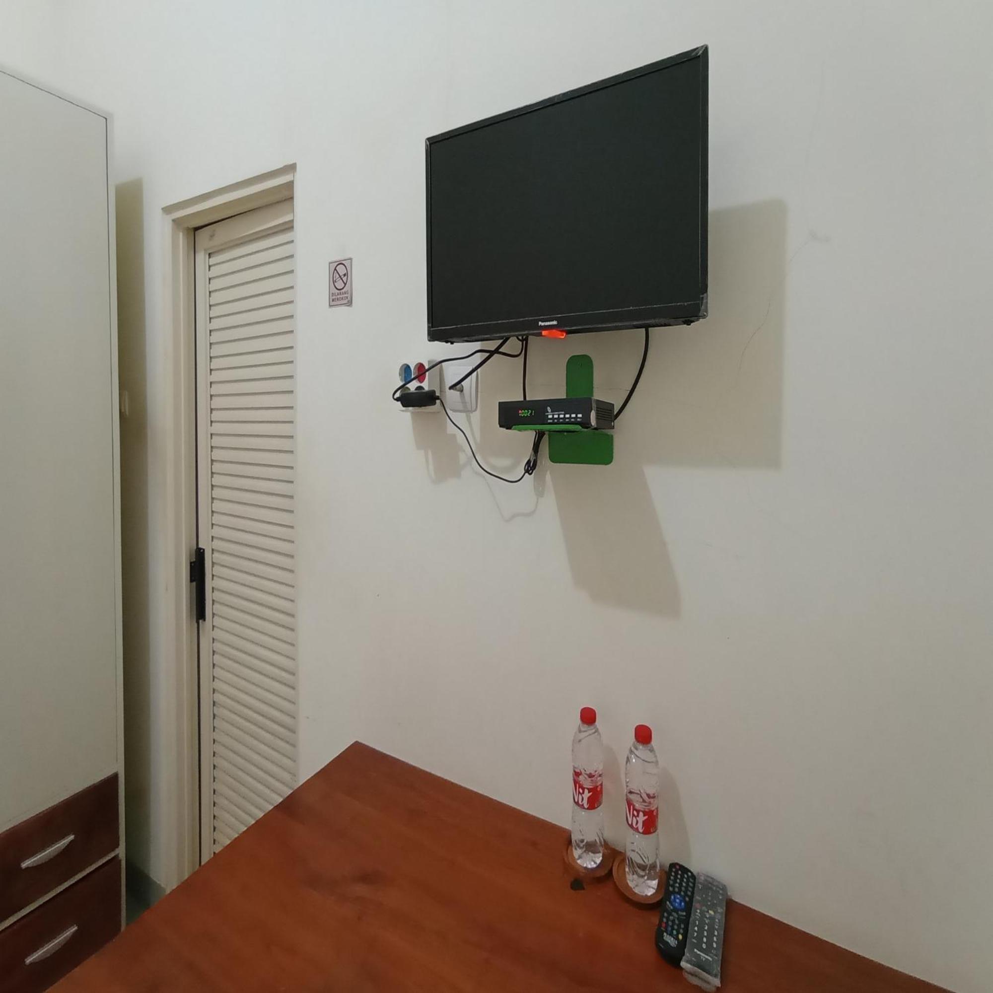 Hotel Reddoorz At Syariah House Purwokerto Esterno foto