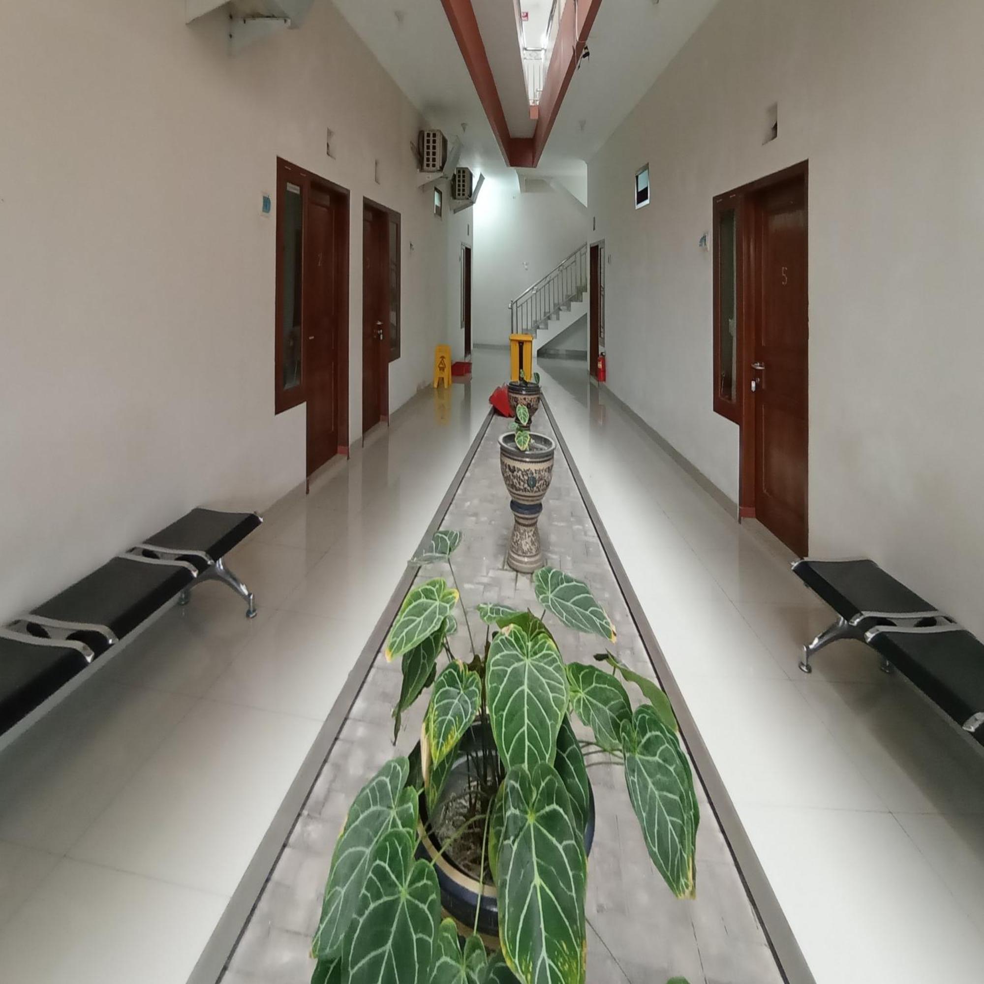 Hotel Reddoorz At Syariah House Purwokerto Esterno foto