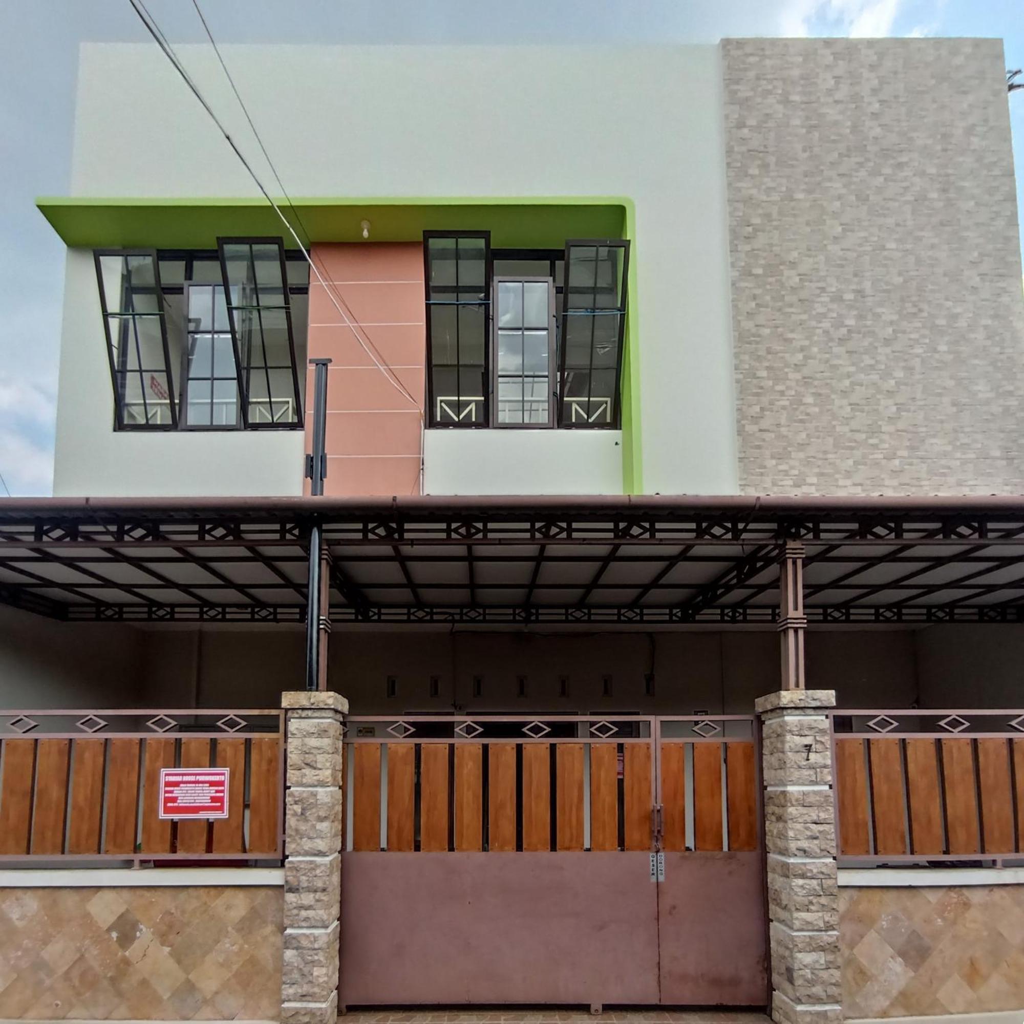 Hotel Reddoorz At Syariah House Purwokerto Esterno foto