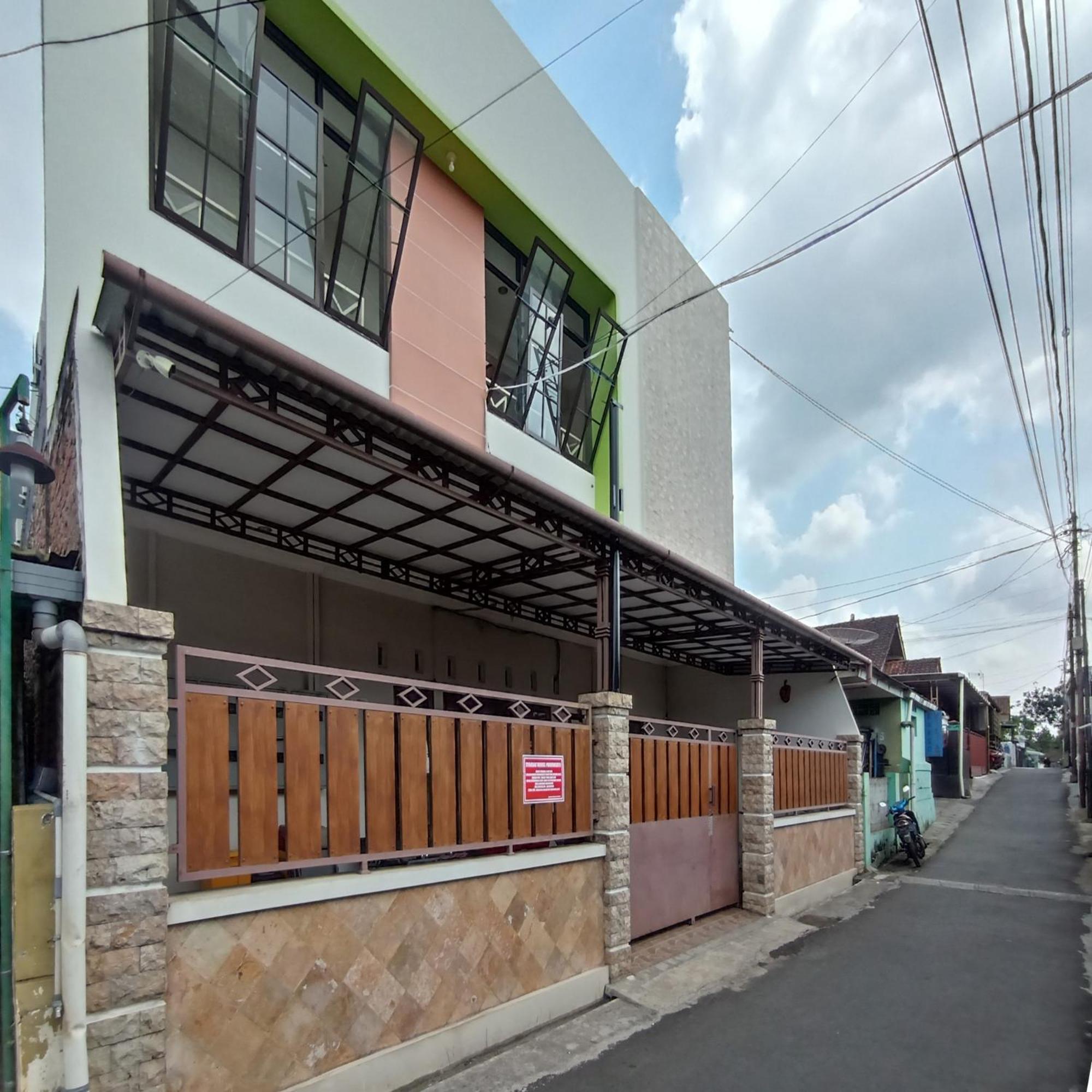 Hotel Reddoorz At Syariah House Purwokerto Esterno foto